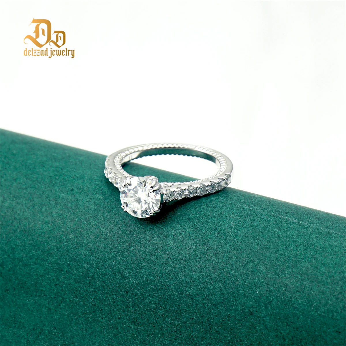 Sparkling Single Row Women's Ring 100% S925 Silver