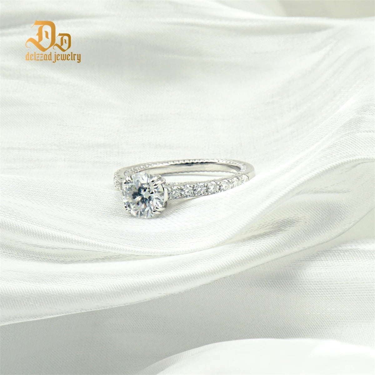 Sparkling Single Row Women's Ring 100% S925 Silver