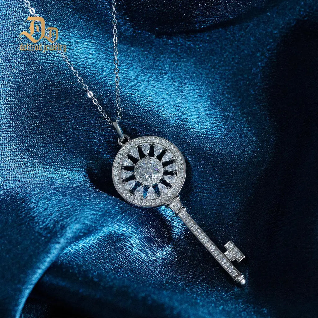 Delzzad 100% S925 Sterling Silver 0.5 Carat Necklace Key Pendant Moissanite Simple Atmosphere Exquisite Wedding Jewelry Gifts