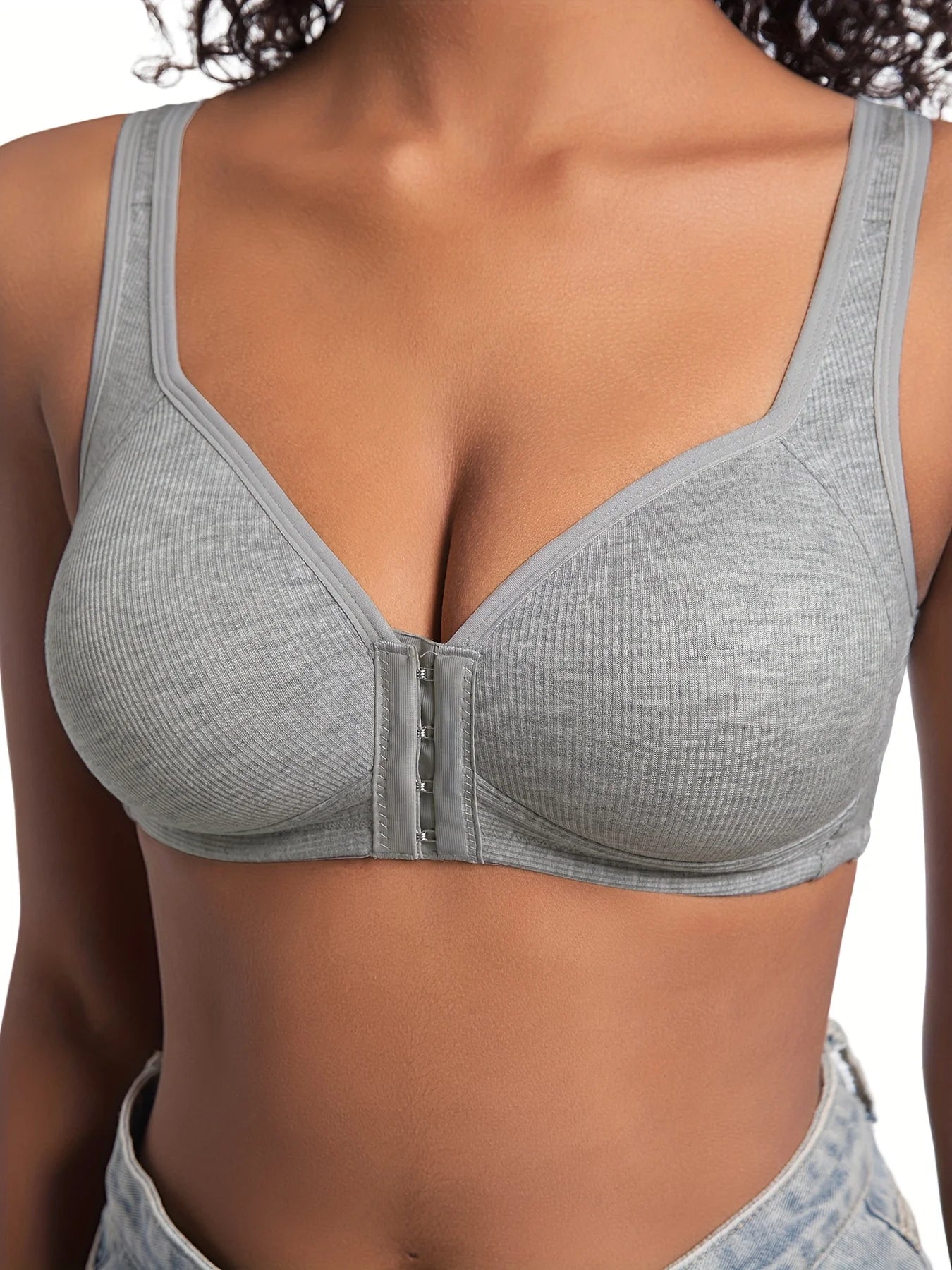 Women's Wire-Free Front Closure Solid Color Bra with Full Coverage