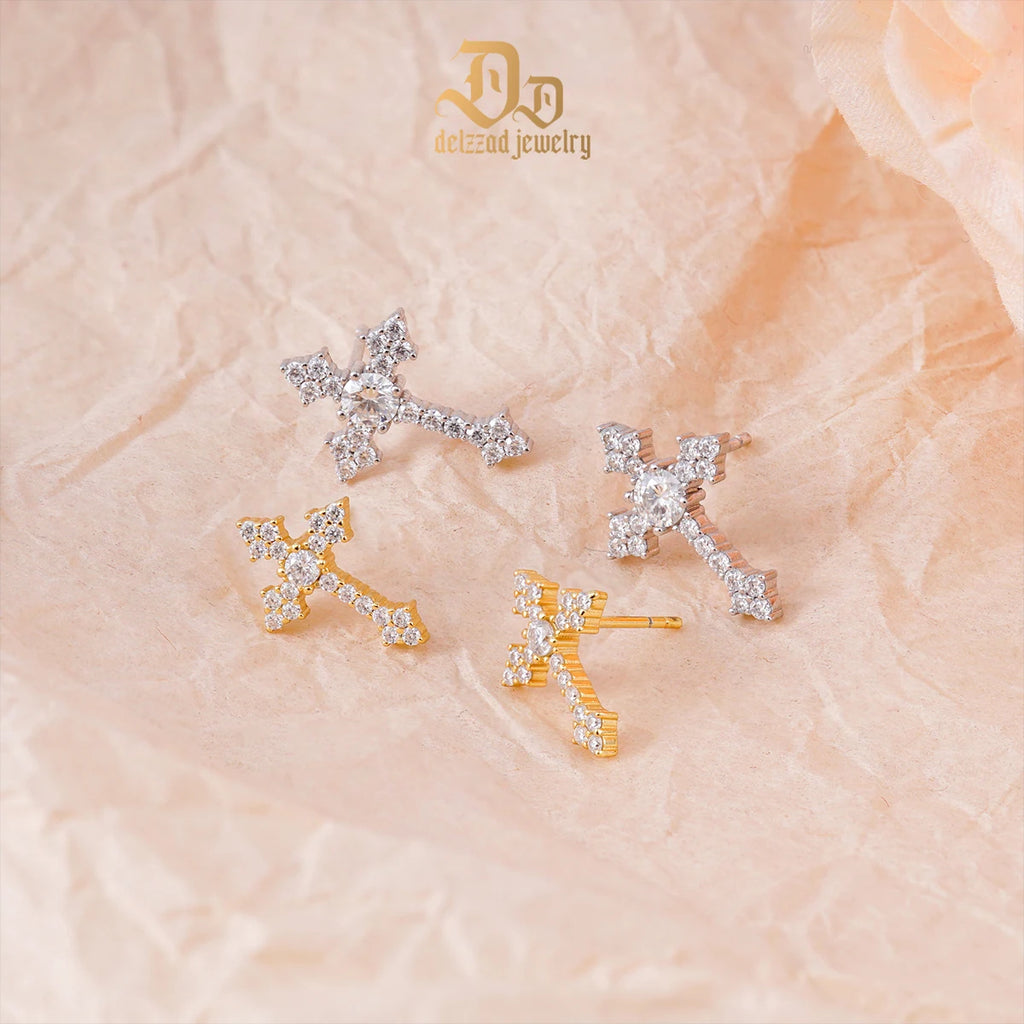 Moissanite Stud Earrings 0.1 Carat Shining Cross