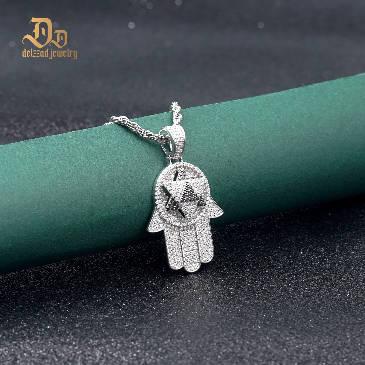 100% S925 Sterling Silver Moissanite Handsome Palm Pendant